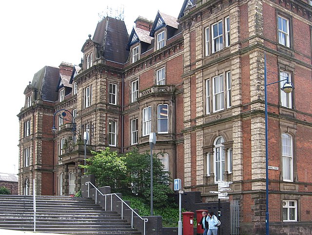 Image: Hanley   Town Hall   geograph.org.uk   3006959