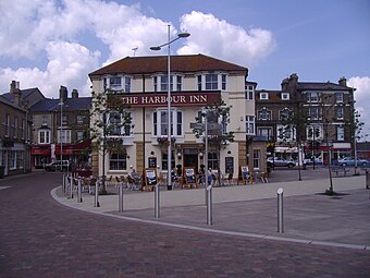 File:Harbour Inn, Lowestoft 13th June 2009.JPG (Source: Wikimedia)