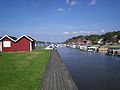 Ån Henåns utlopp i hamnen vid Borgilefjorden