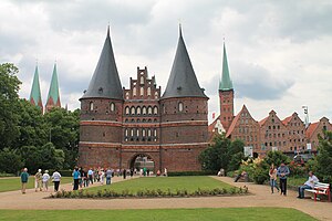 Holstentor, Lübeck, 001-2013