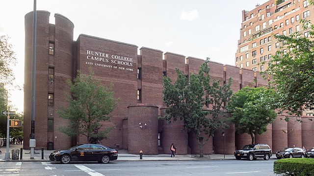 Hunter College High School from Park Ave (2019)