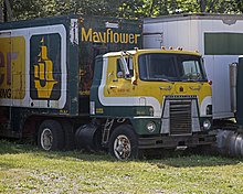 An International Harvester CO-4000 IH CO-4000, Mayflower trailer.jpg