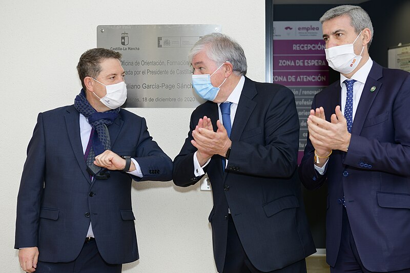 File:Inauguración de la nueva Oficina 'Emplea' en Illescas (50732824466).jpg