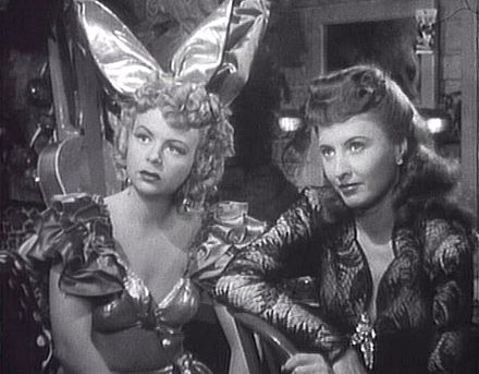 Iris Adrian et Barbara Stanwyck dans L'Étrangleur. 1943.