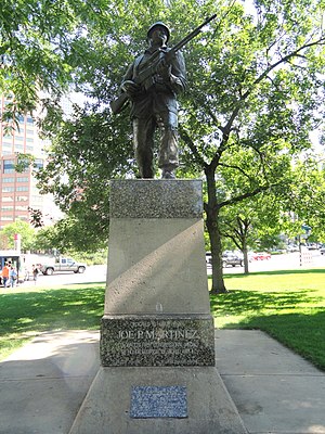 Jou P. Martines haykali (Denver) - DSC01369.jpg