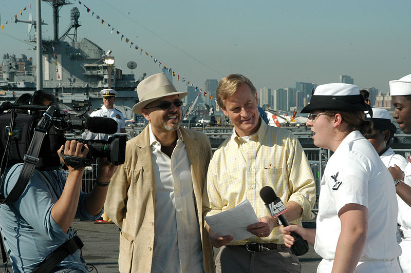 File:Joe Pantoliano Navy uncropped.jpg