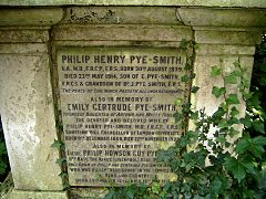 Family tomb of Pye-Smith family (Grave K06:006182)