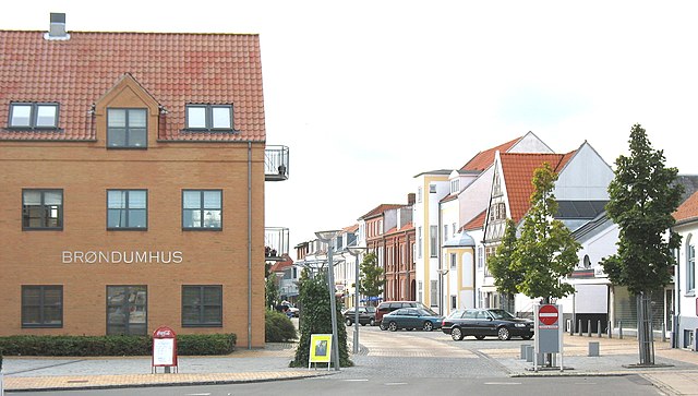 Die Hovedgade („Hauptstraße“) in Juelsminde