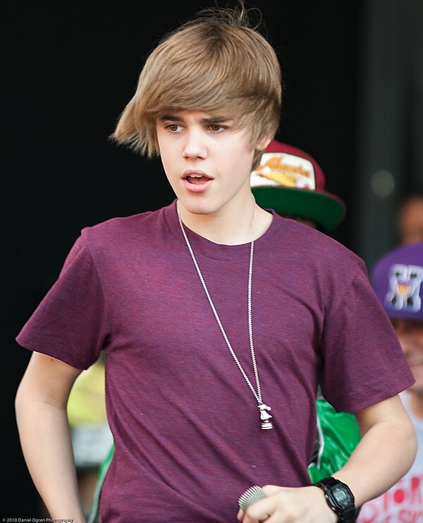 Bieber performing at the 2010 White House Easter Egg Roll