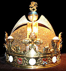 Replica of the crown designed for the Finnish monarch, who was never chosen. A contemporary crown was never crafted, but the replica was made from original drawings in the 1980s.[8]