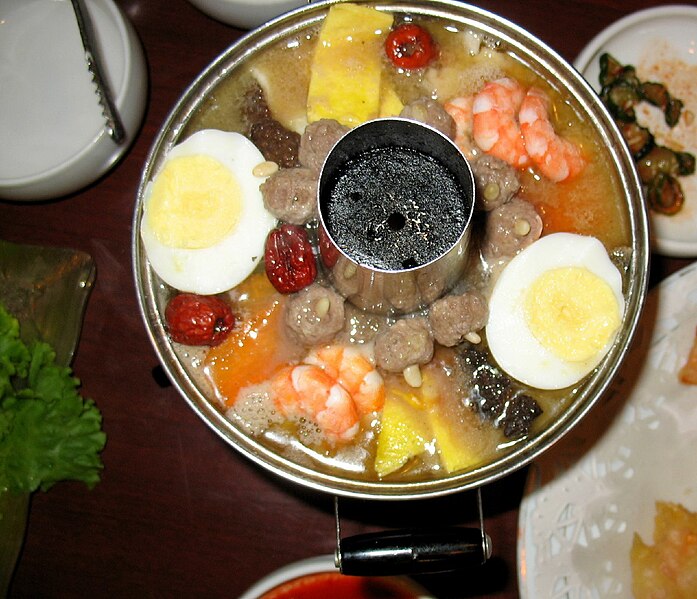 File:Korea.royal.cuisine-Sinseollo-01.jpg