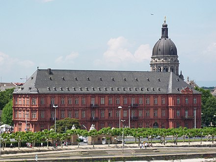 Kurfürstliches Schloss (Electoral Palace)