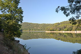 Immagine illustrativa dell'articolo Lac de Carcès