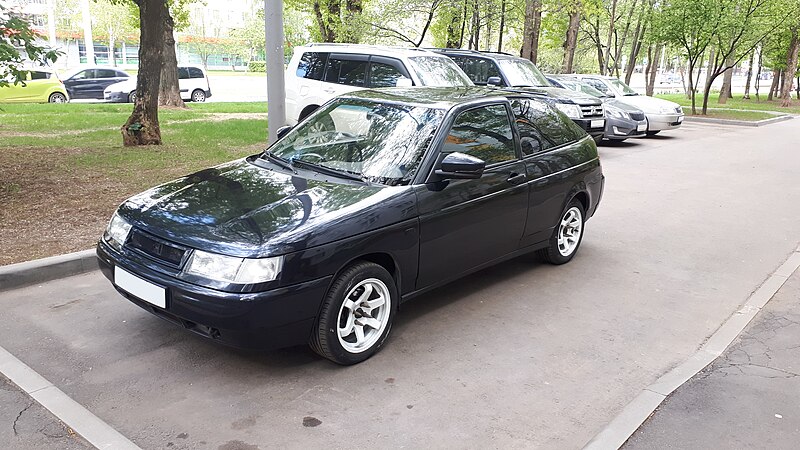 File:Lada-112 coupe, black colored (front view).jpg