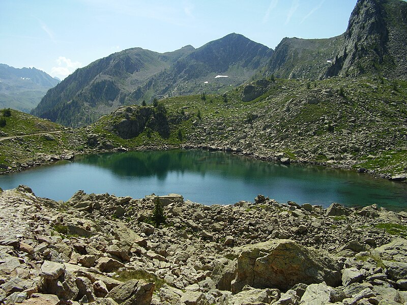 File:Lago Sant'Anna 01.JPG