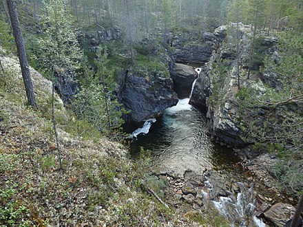 Ravadasköngäs, the waterfall itself obscured