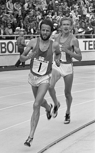 Virén (left) in 1980