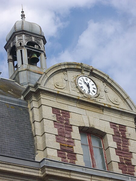 File:Le Palais - hôtel de ville (03).jpg