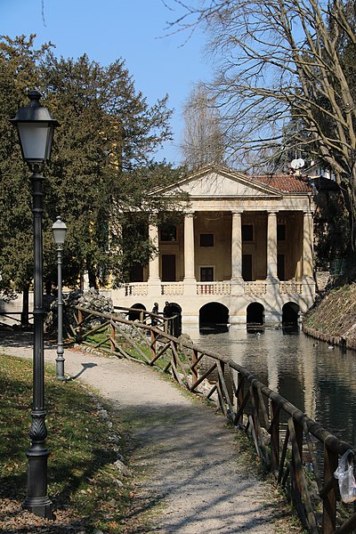 File:Loggia Valmarana (Vicenza) 06.jpg