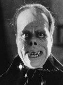 Lon Chaney, nei panni del Fantasma dell'Opera nell'omonimo film del 1925, è il tipico esempio di mostro come creatura deforme