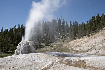 Payl:Lone_Star_Geyser_in_Yellowstone_National_Park,_Wyoming,_US.jpg