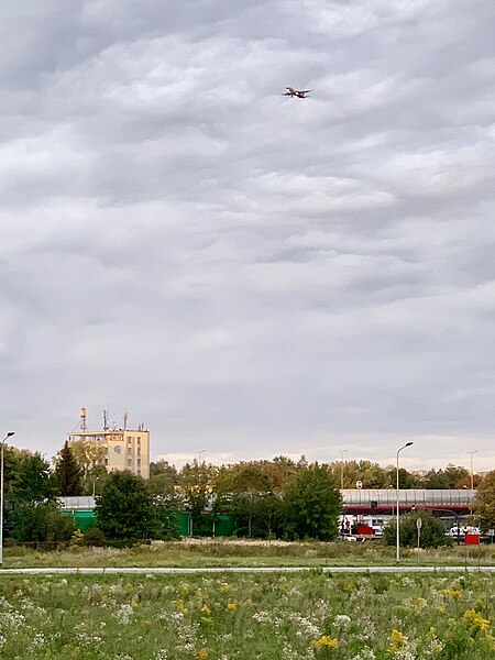 File:Low flying planes over Kraków- Bronowice, Poland, 2019.jpg