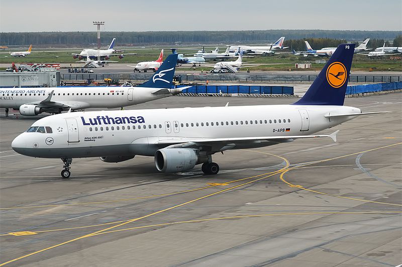 File:Lufthansa, D-AIPB, Airbus A320-211 (29637736423).jpg