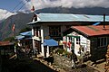 Lukla-22-Lodges-2007-gje.jpg