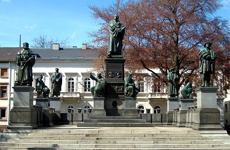 File:Lutherdenkmal in Worms - JD.JPG