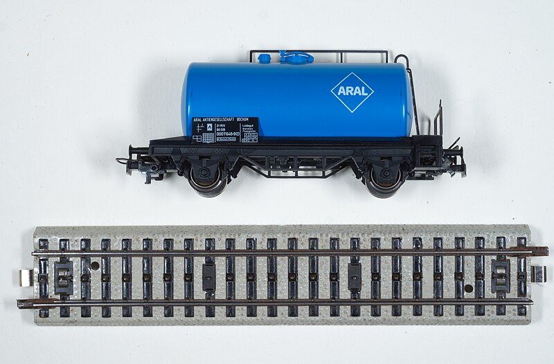 File:Märklin-bahn-05 hg.jpg