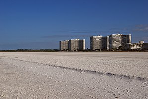 Pláž Marco Island, Marco Island, Florida - panoramio.jpg