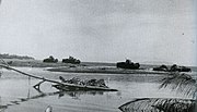 ガダルカナル島の戦い（マタニカウ河の戦い）において渡河中に撃破された独立戦車第1中隊のチハおよびハ号