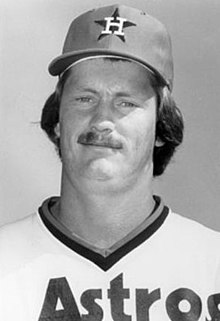 Mayk Cosgrove - Xyuston Astros - 1976.jpg