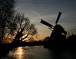 Molenaarsgraaf Kerkmolen bij zonsondergang.jpg