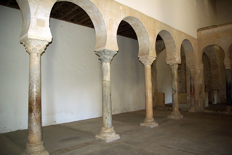 File:Monasterio de San Miguel de Escalada 37 by-dpc.jpg