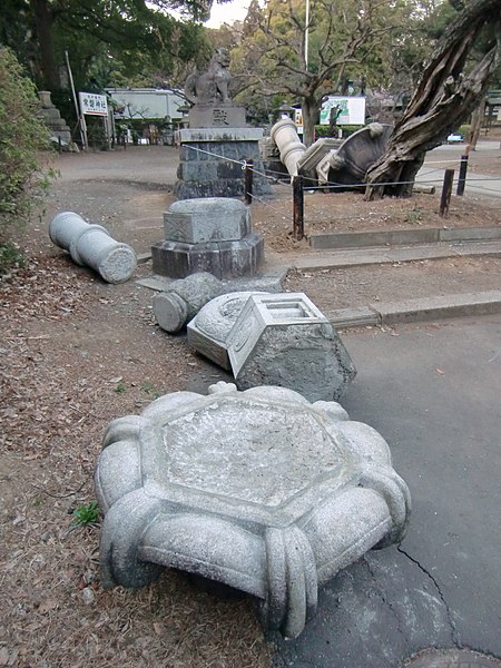 File:Monuments fell down by 2011 Tōhoku Earthquake in Tokiwa-shrine.JPG