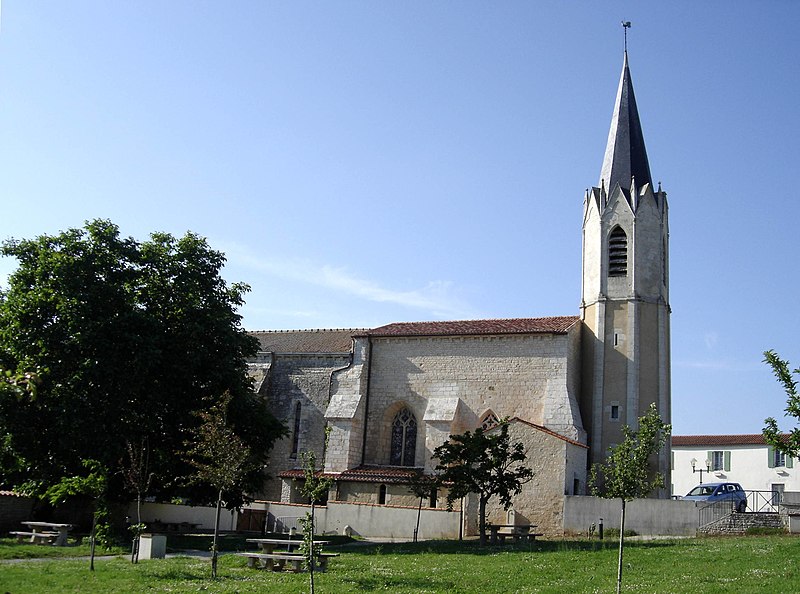 File:Mouzeuil St Martin église.jpg