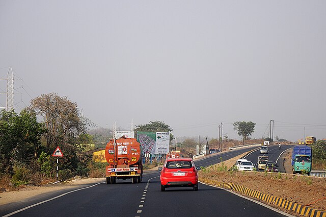 Agra-Bombay Highway near Dhule, Maharashtra