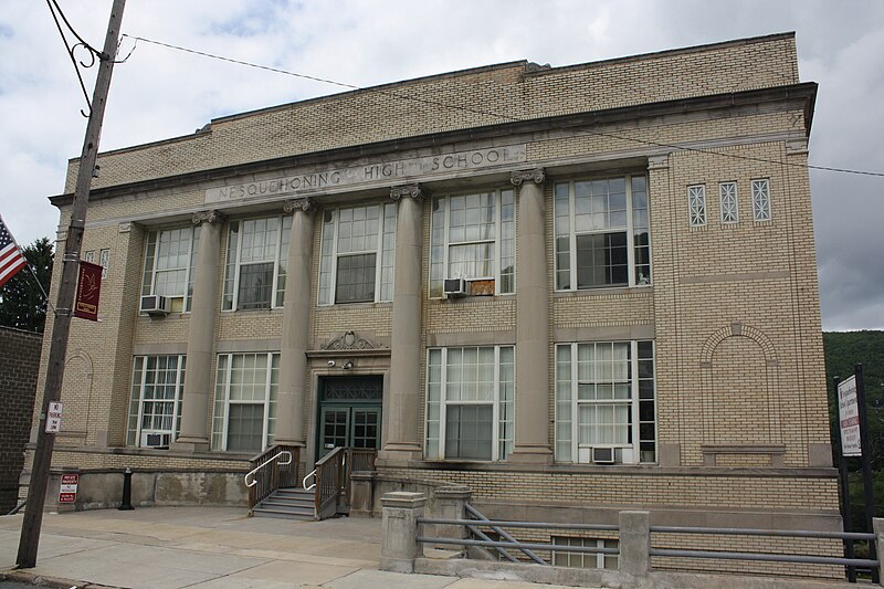 File:Nesquehoning High School 01.JPG