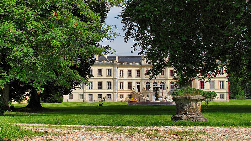 File:Neuvelle-lès-la-Charité, l'abbaye.jpg