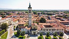 La frazione di Omate con la chiesa di San Zenone