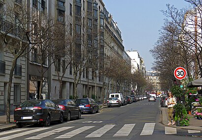 Comment aller à Rue Michel-Ange en transport en commun - A propos de cet endroit