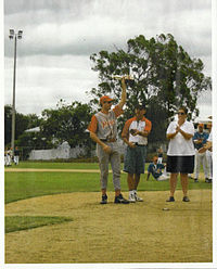 Geoff Sharpe holds the B-Grade trophy at Holloway Field Padres2002.jpg