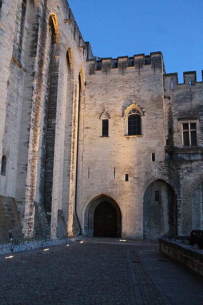 File:Palais des Papes d'Avignon.jpg