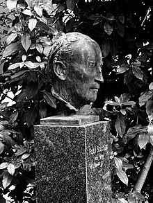 Bust of Paul Sacher (1906–1999) 1971. Schola Cantorum Basiliensis, Leonhardstrass 6, Basel.  Av Alexander Zschokke (1894–1981)