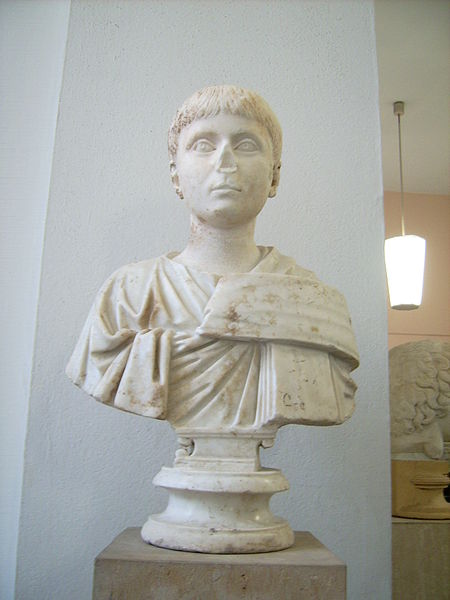 File:Pergamonmuseum - Antikensammlung - Portrait - Büste 29.JPG