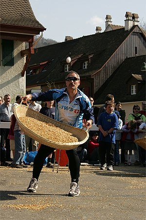 Fêtes, Coutumes Et Jours Fériés En Suisse