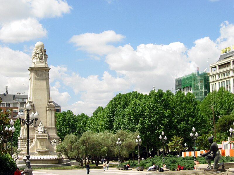 File:Plaza de España (Madrid) 03.jpg