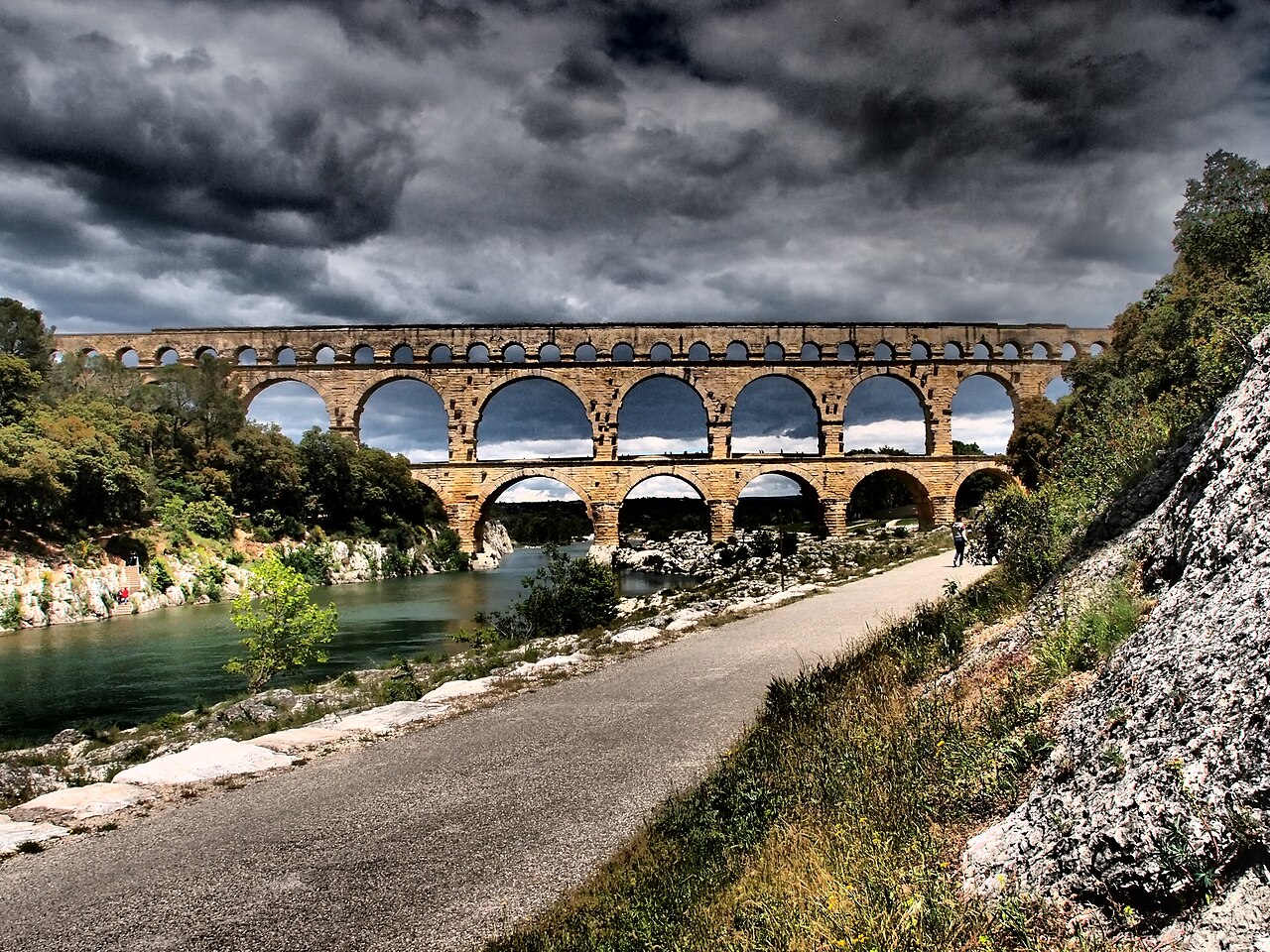 1280px-Pont_du_Gard_1