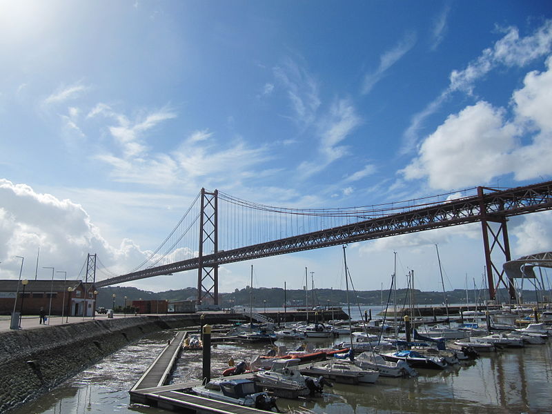 File:Ponte 25 de Abril (14009009024).jpg